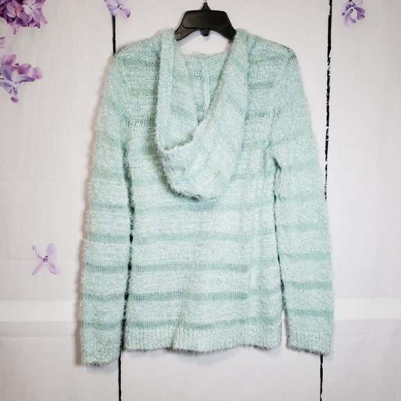 *SOLD*  Almost Famous Mint Fuzzy Hooded Sweater XL - Picture 2 of 8